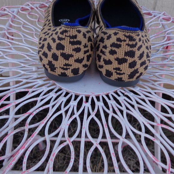 Rothys Leopard Animal Cheetah Jacquard Point Flats 6.5 Women's Flats - Picture 5 of 11